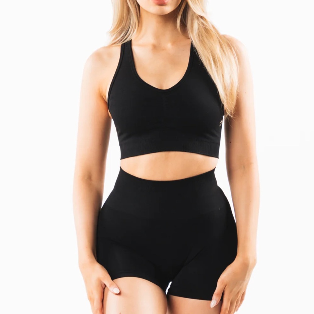 Alphalete Amplify Sports Bra